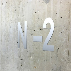 Lettre découpée laser : B