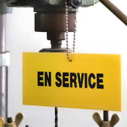 Panneau Plaque réglementaire ou normalisée Plaque réglementaire normée  En Service  en pvc