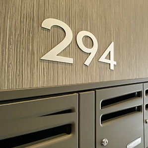 Numéros d'étages et de halls