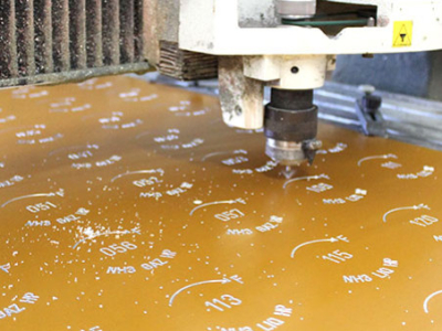 Gravure mécanique et rechampissage : on vous explique la technique :)